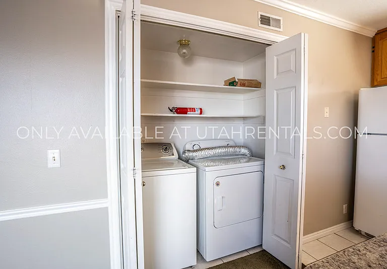 909 N 500 W #12 — Photo 12