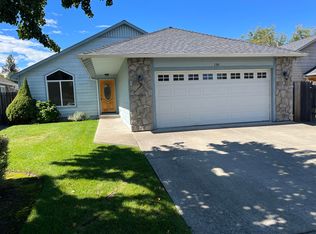 150 SW Vicki Ln, Grants Pass, OR 97526