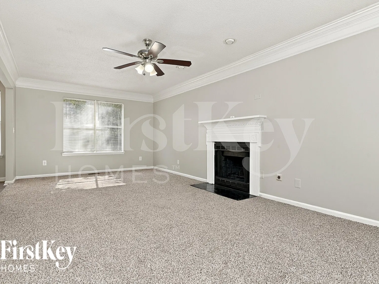 3 bed, 2.5 bath, 1666 sqft, $1,915 — Photo 2