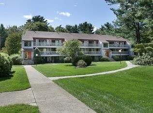 8 Larkspur Way APT 1, Natick, MA 01760