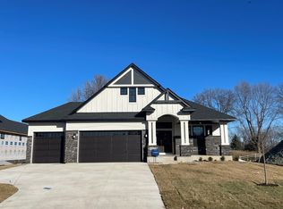 1557 Palmer Dr N, Lake Elmo, MN 55042