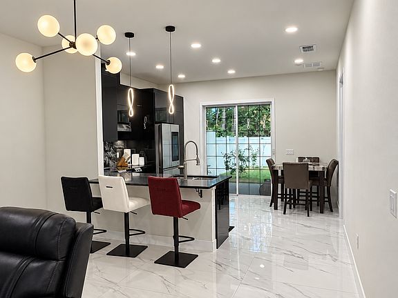 5th image of 4 Regency Dr