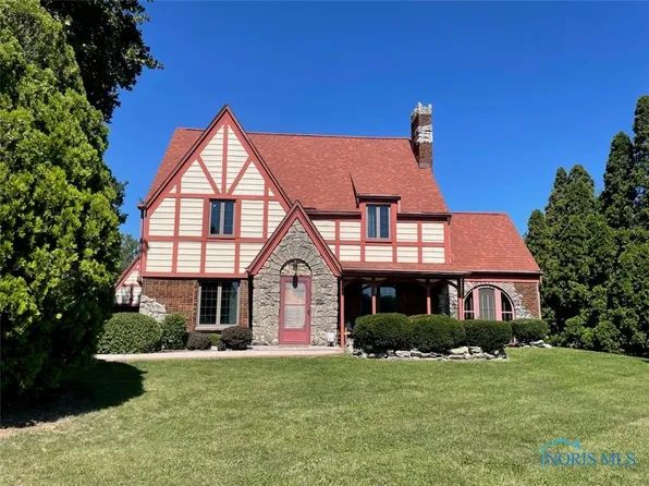 908 W Riverview Ave, Napoleon, OH 43545