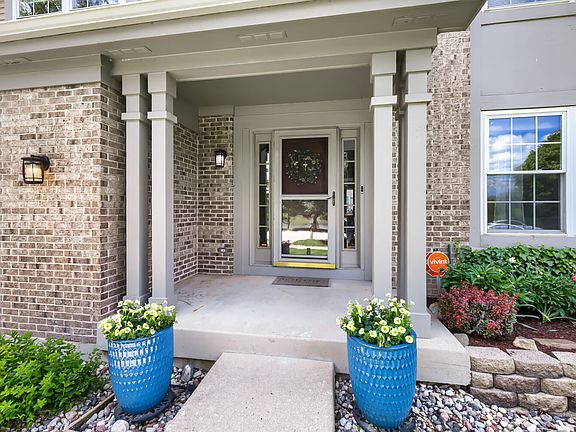 2nd image of 3137 Bennett Pl