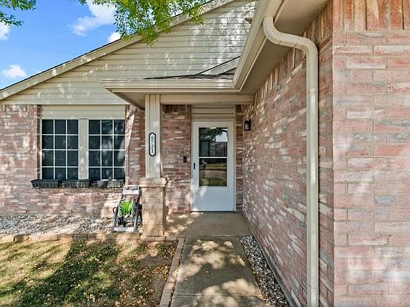 4th image of 8721 Hunters Point Way