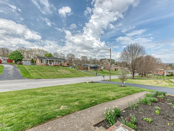 3rd image of 164 Patriot Cir