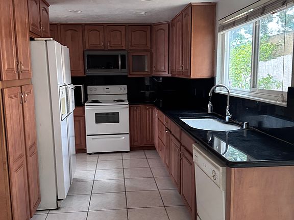4th image of 506 Lanfair Cir