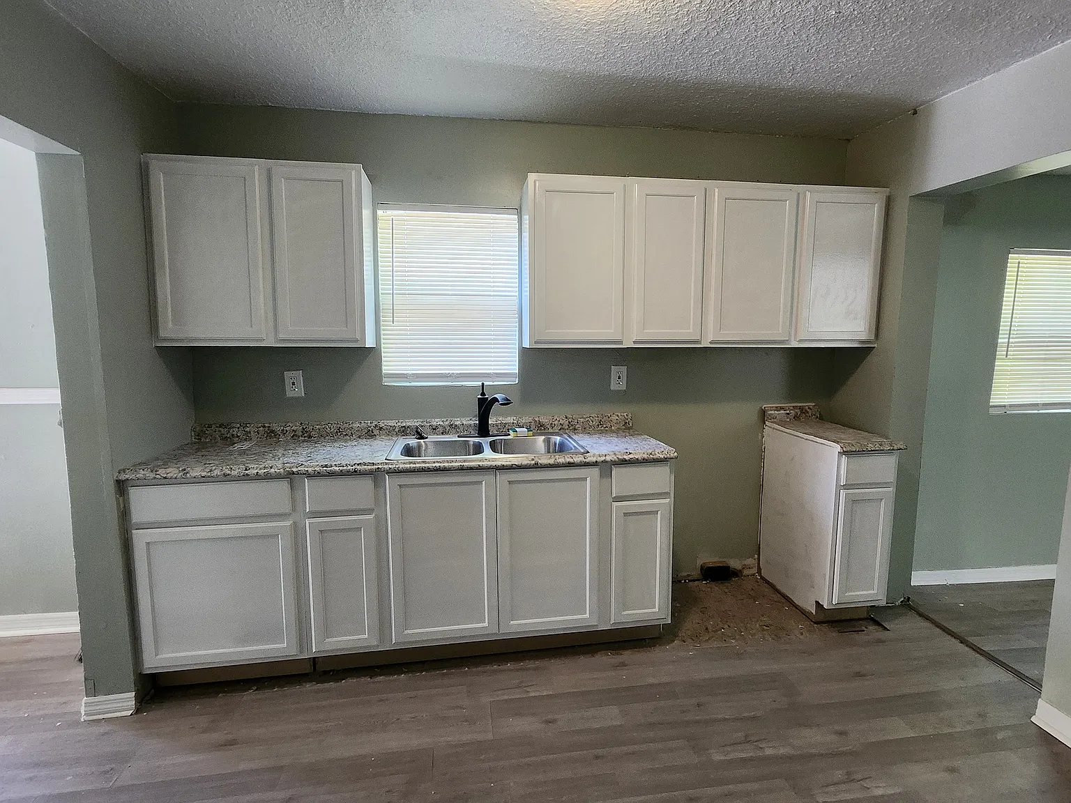 1345 Palmetto St — Photo 3