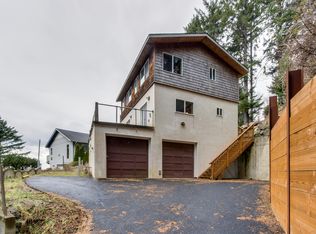 6820 NE Neptune Dr, Lincoln City, OR