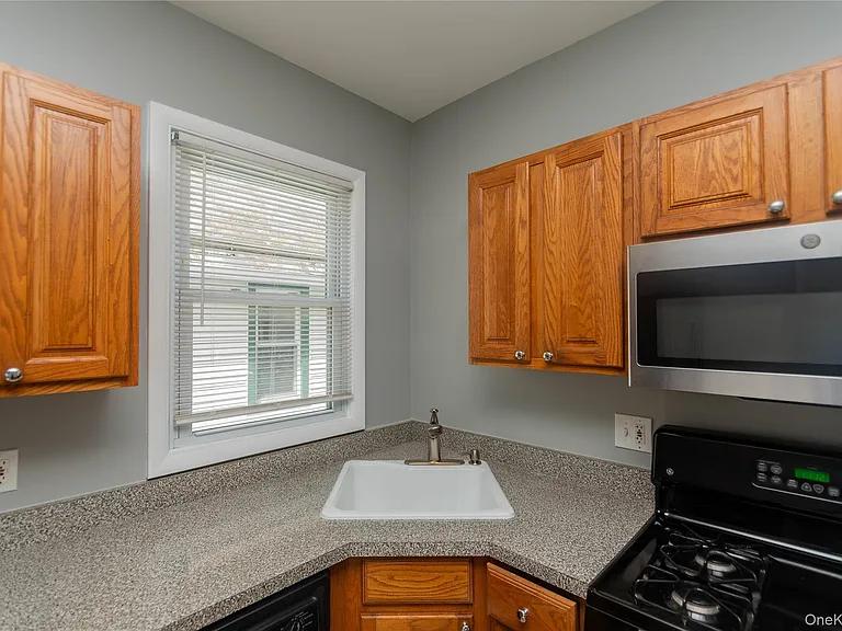 15 Taylor Ave — Photo 5