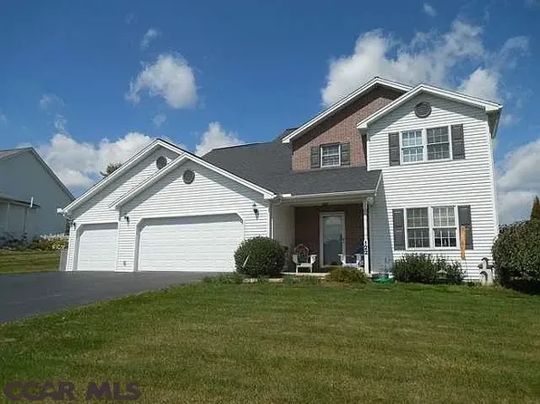 122 Quartz Dr, Pleasant Gap, PA 16823