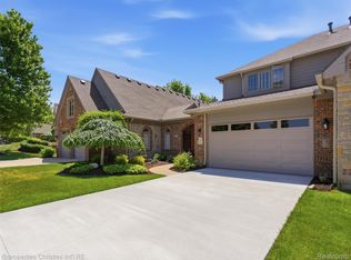 10822 Sparkling Waters Ct, South Lyon, MI 48178