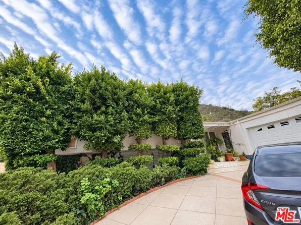 2043 San Ysidro Dr, Beverly Hills, CA 90210