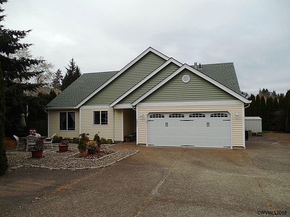 2nd image of 2631 Hoodoo Dr NW