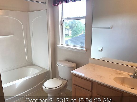 4th image of 10192 Meadow Pointe Dr