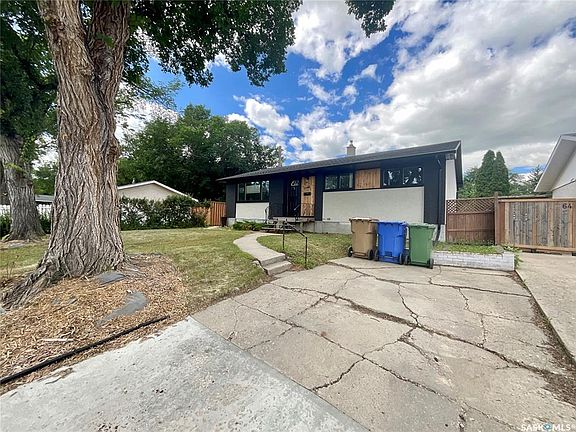 3rd image of 68 Cameron CRESCENT