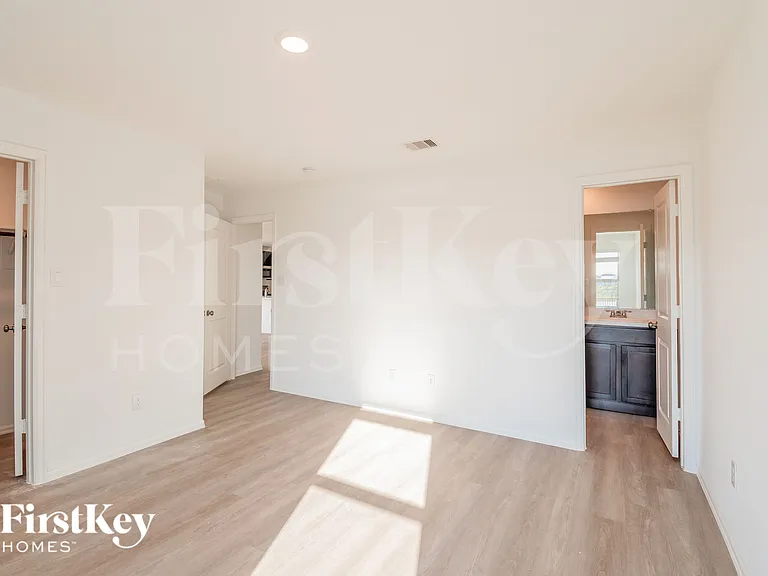 453 Maple Bend Ln — Photo 7
