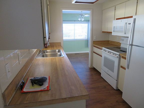 4th image of 934 Orinoco Ave W