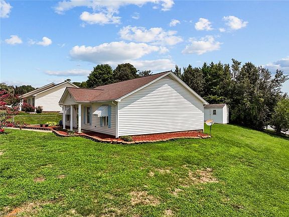 4th image of 3400 Dickerson Ln