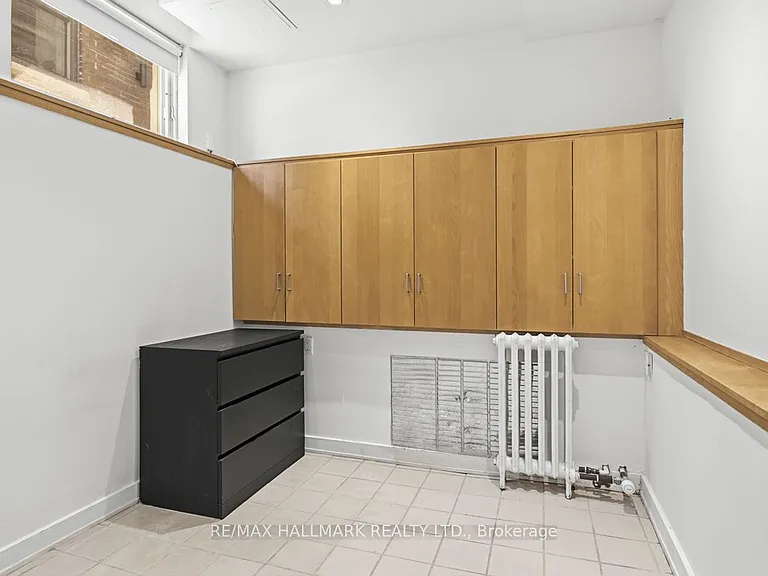 321 Palmerston Blvd #B — Photo 13