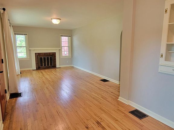 4th image of 485 N Elm St