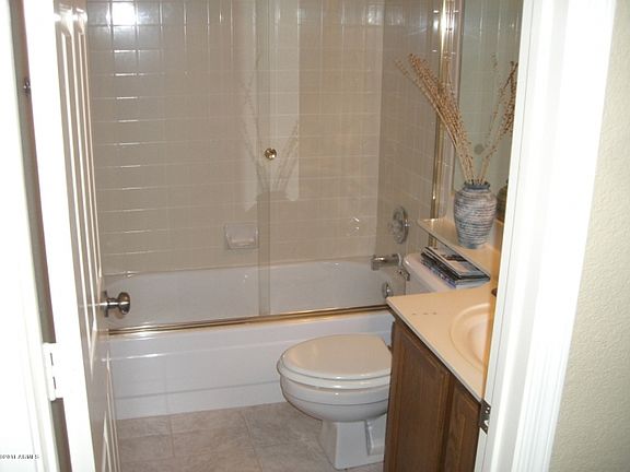 3rd image of 1207 E Amberwood Dr