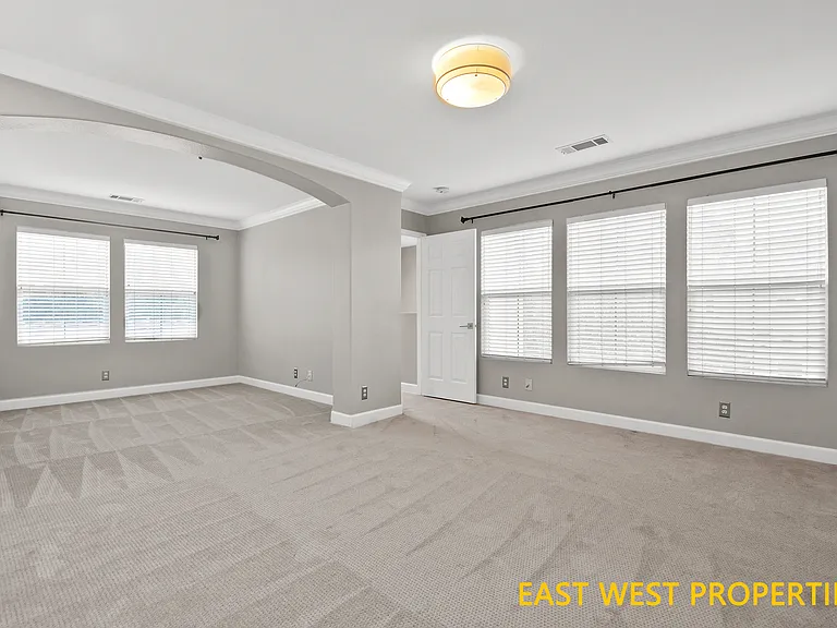 7 Pearleaf — Photo 22
