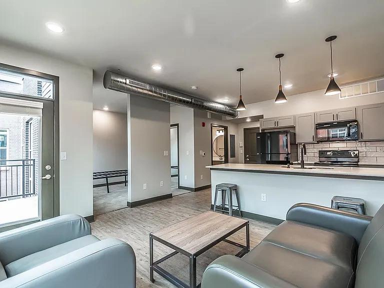 The Bentley Apartments — Photo 14