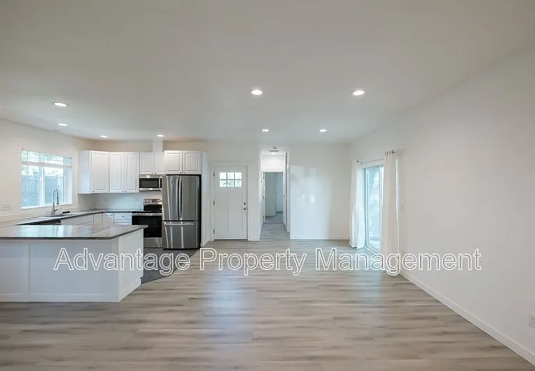 2190 SE Marion St — Photo 16