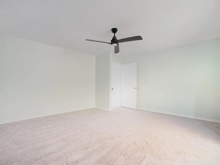 3131 Wycliff Ave — Photo 8