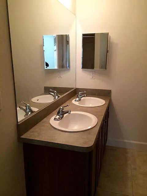 2 bed, 2.5 bath, 1276 sqft, $1,450 — Photo 4