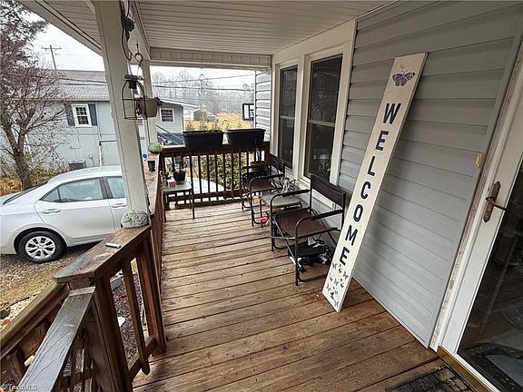 4th image of 624 Fairplains Rd