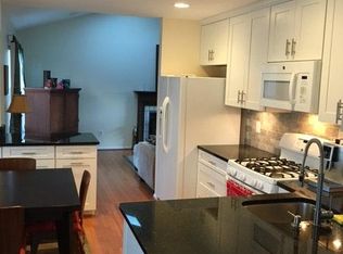 1396 Kingsvale Cir, Herndon, VA 20170