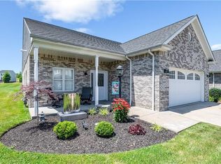 109 Heritage Dr, Oakdale, PA