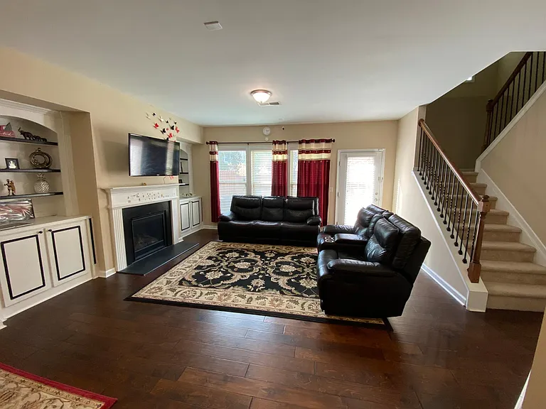 4190 Hammond Bridge Dr — Photo 6