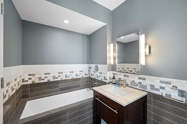 Sold by Compass | media 9