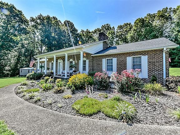 2nd image of 603 White Oak Ln