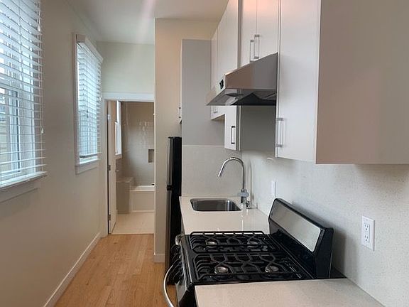 5th image of 1754 Mission St #7