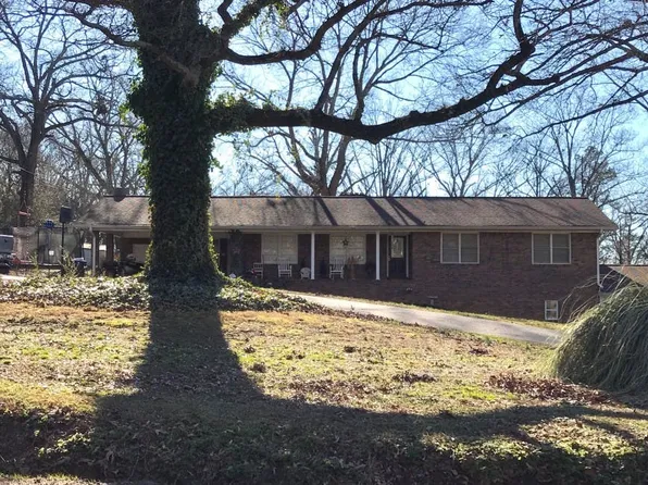 4268 Holly Springs Rd, Gillsville, GA 30543