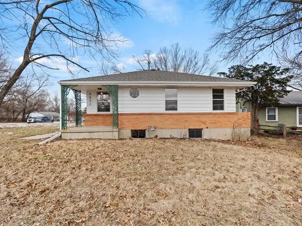9052 E 59th St, Raytown, MO 64133