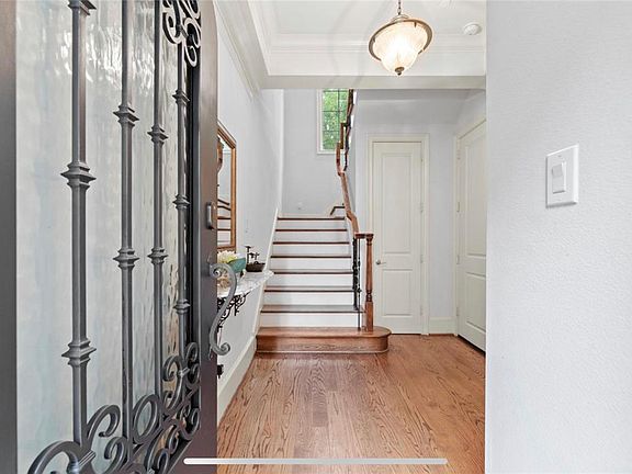 2nd image of 1614 Norfolk St APT C