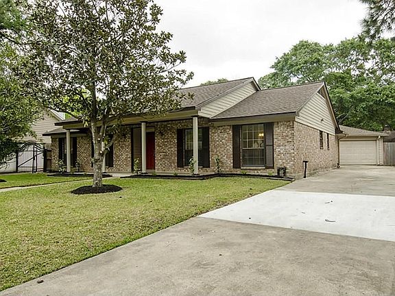 3rd image of 12439 Briar Forest Dr
