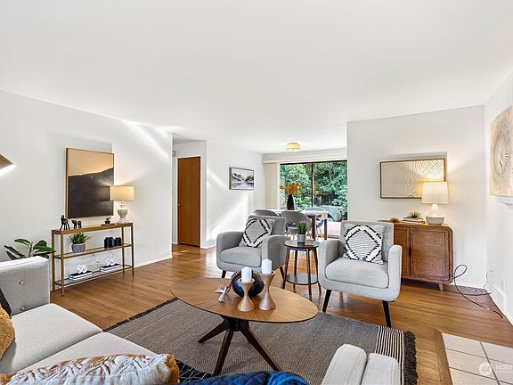 5th image of 10435 NE 15th Street