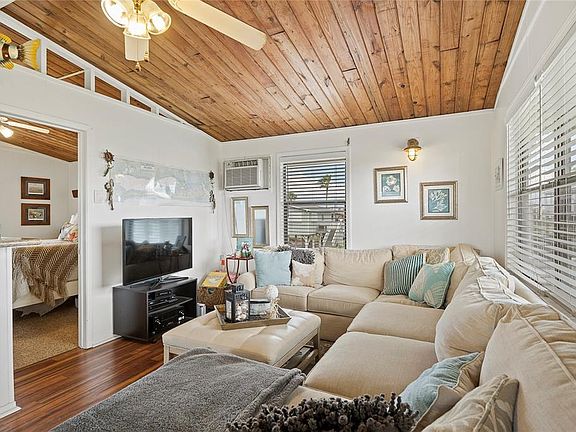 2nd image of 4002 Kent Dr