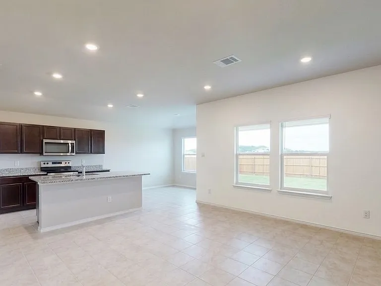1261 Lindsey Dr — Photo 8