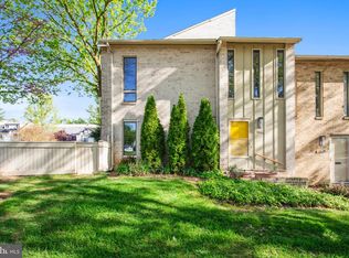 10134 Ridgeline Dr, Gaithersburg, MD 20886