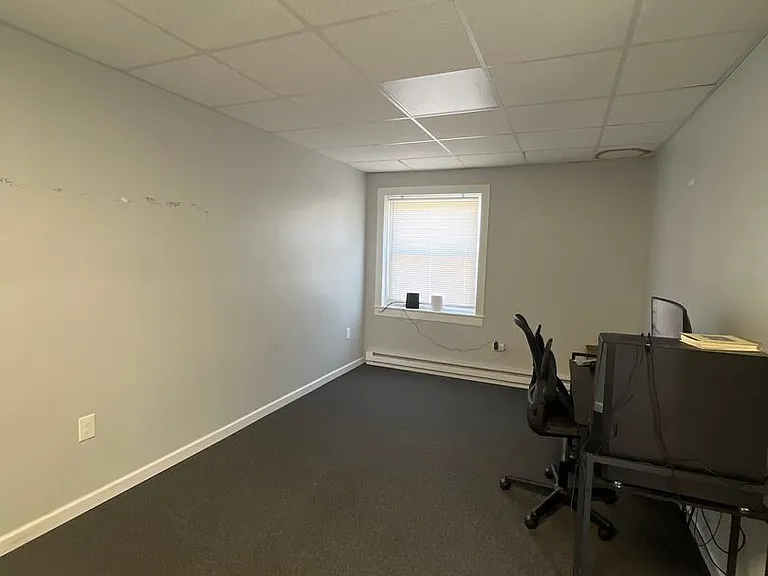 360 Lehigh Ave — Photo 4