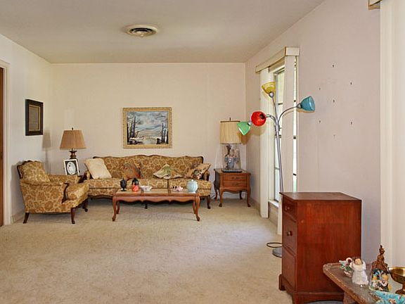 2nd image of 203 Haskin Dr