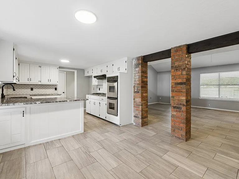 1308 Kelly Park Rd — Photo 12