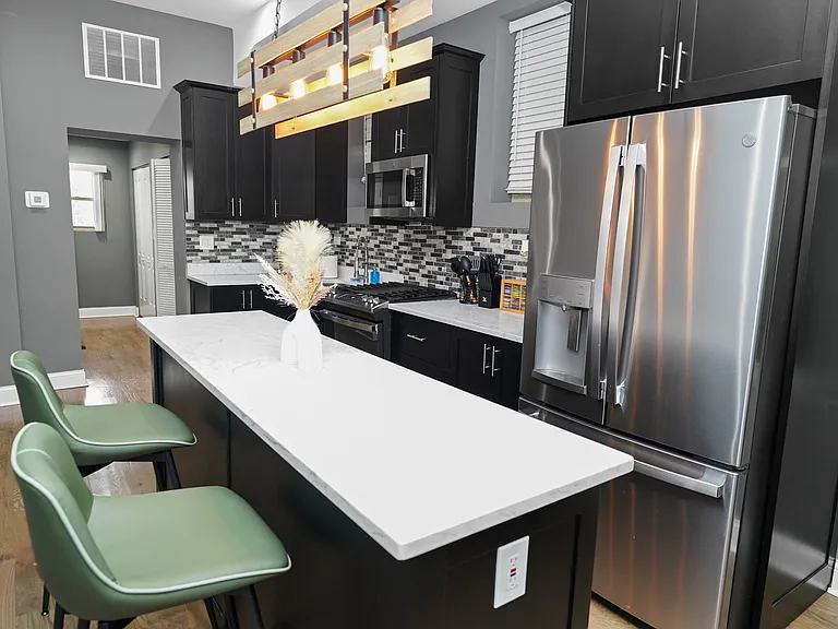 321 S Richmond St #2 — Photo 8